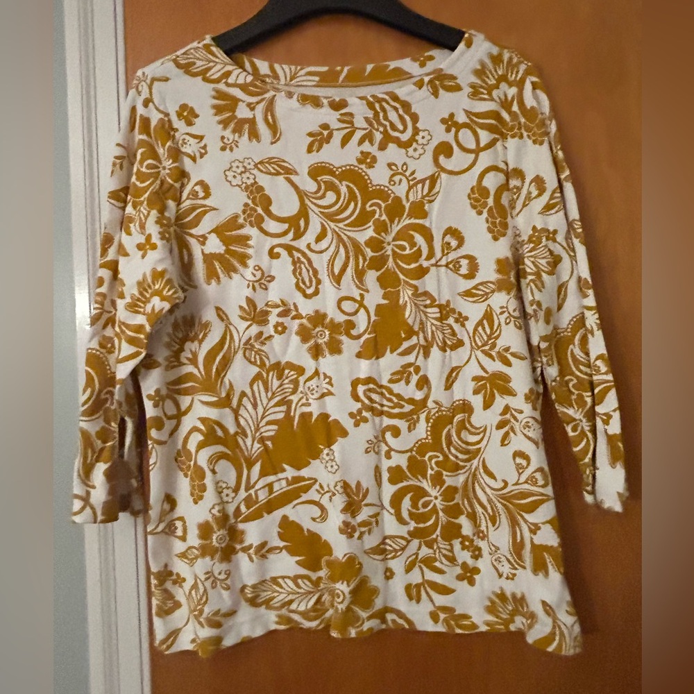 Woman’s Latge Croft & Barrow top